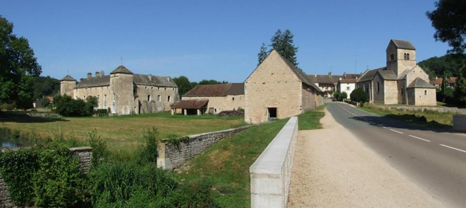 OZENAY LE CHATEAU ET L'EGLISE